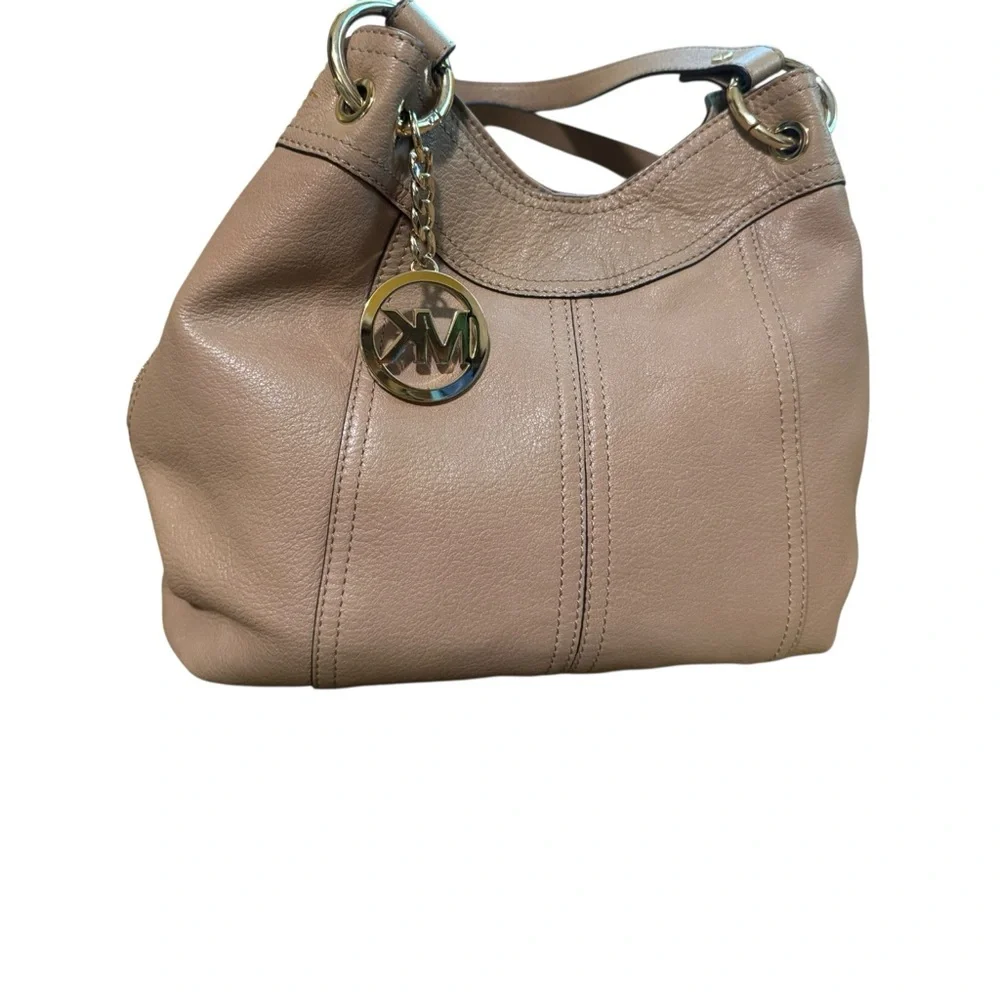 Michael Kors Tan Shoulder Bag with Pebbled Finish - Picture 6 of 11